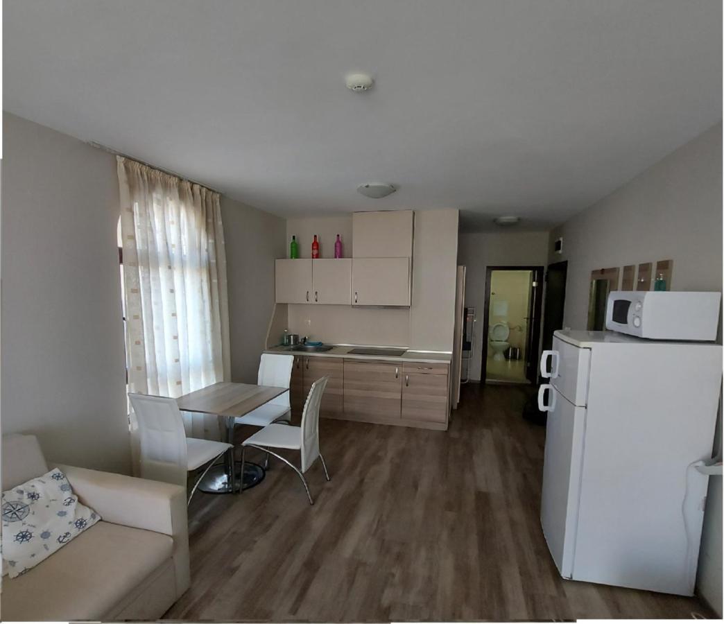 Charming Studio In Sorrento Sole Mare Sveti Vlas Buitenkant foto